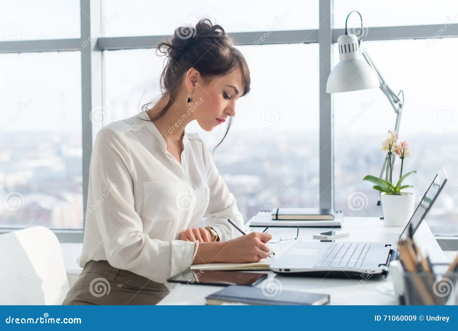 Khám phá những ngành nghề phổ biến mà các cựu diễn viên phim người lớn thường lựa chọn để bắt đầu cuộc sống mới